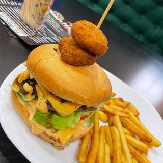 Double Napoli burger