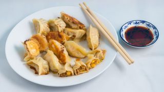 Pečeni dumplings sa svinjetinom i kukuruzom