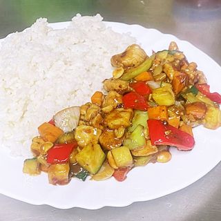 宫保鸡丁Kung pao piletina