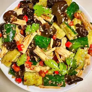凉拌腐竹Hladna juba salatae