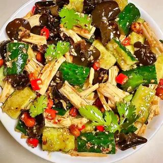 凉拌腐竹Hladna juba salatae