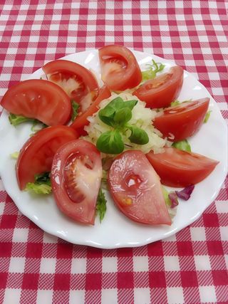 Paradajz salata