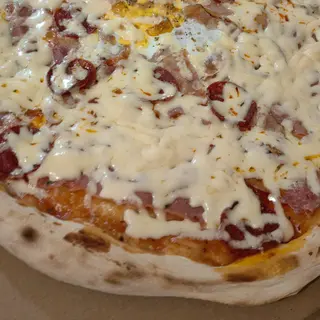 Benvenuto porodična pizza + 2 palačinke