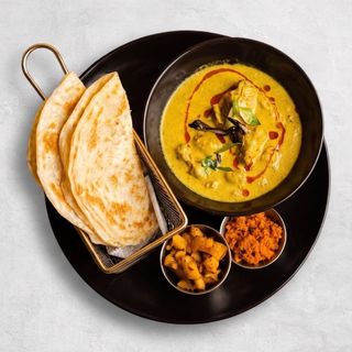 Tuna curry sa rotijem