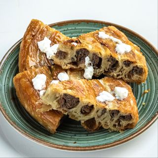 Pita sa junećim mesom 200 g