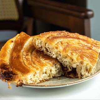 Burek sa sirom 200 g
