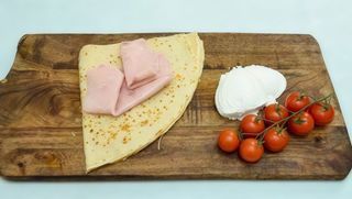 Slana palačinka sa šunkom, kačkavaljem i pavlakom