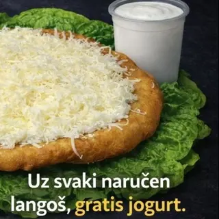 Langoš sa pavlakom i sirom