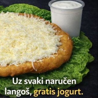 Langoš sa pavlakom i sirom