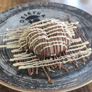 Pita sa kremom i plazmom komad