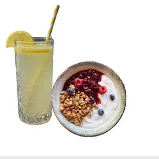 Power Berries + lemonade