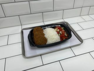 Falafel porcija sa pirinčem