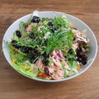 Tuna matata salad