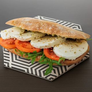 Sendvič sa mocarelom na čiabati