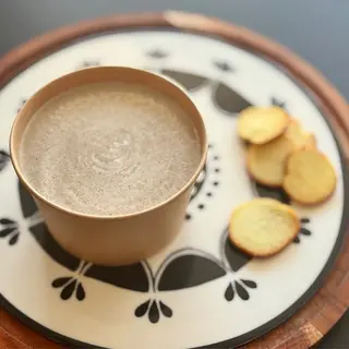 Kremasta supa od pečuraka sa krutonima sa aromatom tartufa