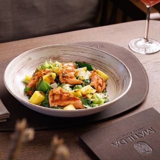 Mango i losos salata