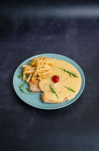 Piletina u cheddar sosu