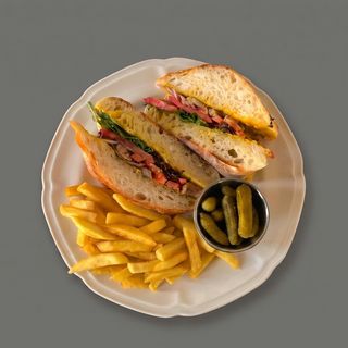 Steak sandwich with fries