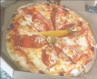 Pepperoni pizza 25cm