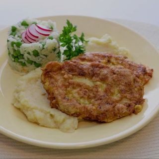 Pariška šnicla sa varivom 200grama