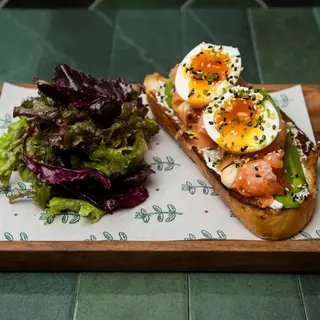 Avokado & Losos tost