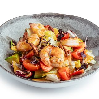 Salata sa škampima i mangom