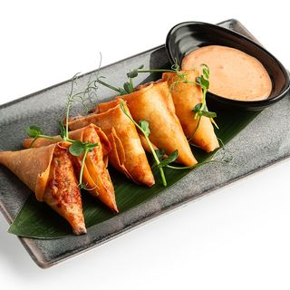 Spring roll sa piletinom i škampima