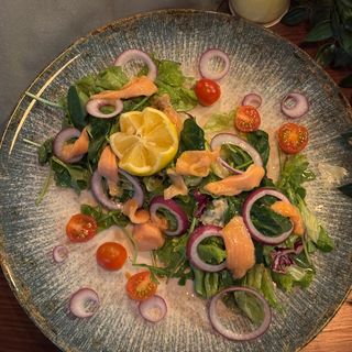 Salata sa lososom