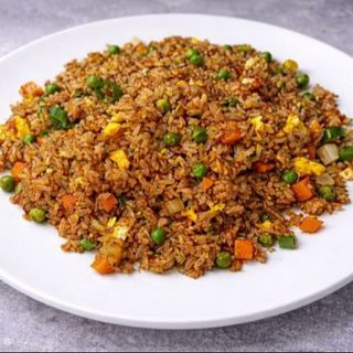 Prženi pirinač sa jajima