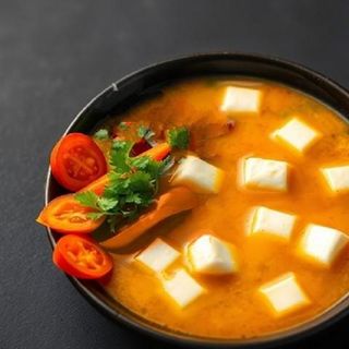 Tom yam tofu