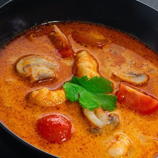 Tom yam with shrimp and mussels