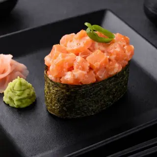 Gunkan Salmon Spicy