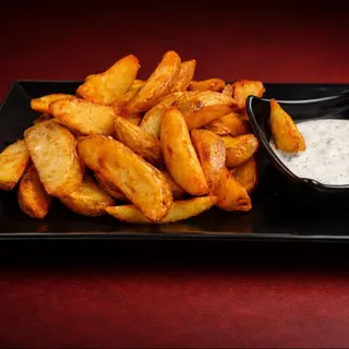 Zlatno pečeni krompir sa tzatziki sosom