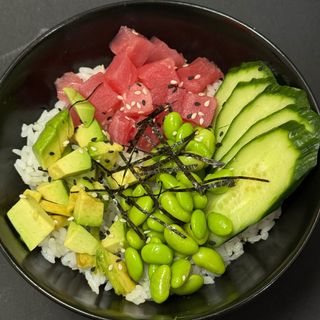 Bowl tuna with cucumber