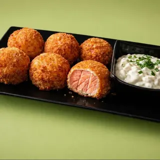 Salmon booms sa tartar sosom