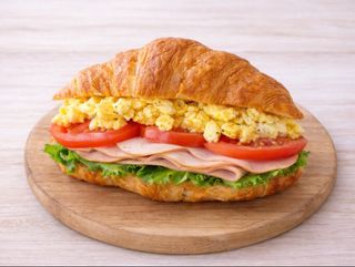 Kajgana u kroasanu - pileća prsa