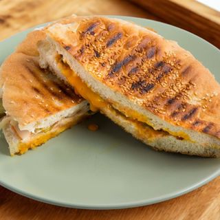 Tost sendvič - kulen