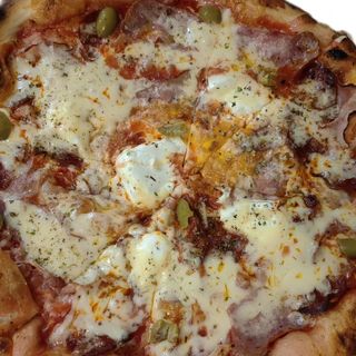 Benvenuto porodična pizza + 4 palačinke