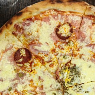 Tečakuva porodična pizza + 4 palačinke