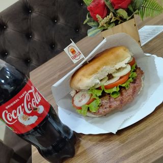 Akcija velika punjena pljeskavica +coca cola 