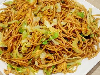 123 Špageti prženi sa jajetom i povrćem鸡蛋蔬菜炒意大利面