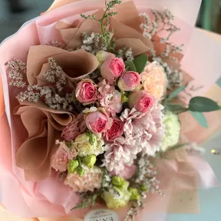 Pastelni mini buket