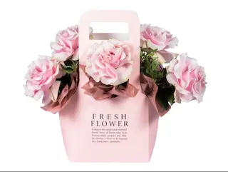 Fresh flower pink roses