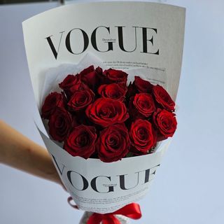 BUKET CRVENIH RUZA VOGUE