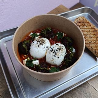 Snakshuka with meatballs