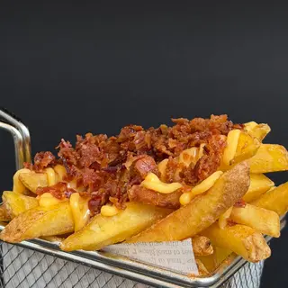 Cheddar pančeta pomfrit