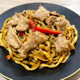 34. Przene rucno pravljene nudle sa svinjetinom