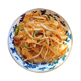 Fried chicken rice noodles鸡肉炒河粉
