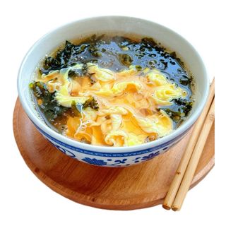 Seaweed and egg soup紫菜蛋花汤