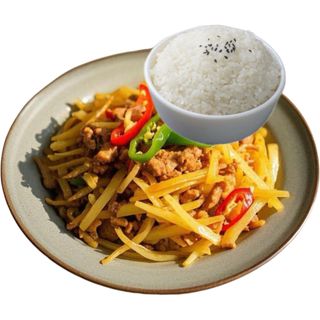 Hot and sour shredded potatoes with rice酸辣土豆丝盖饭